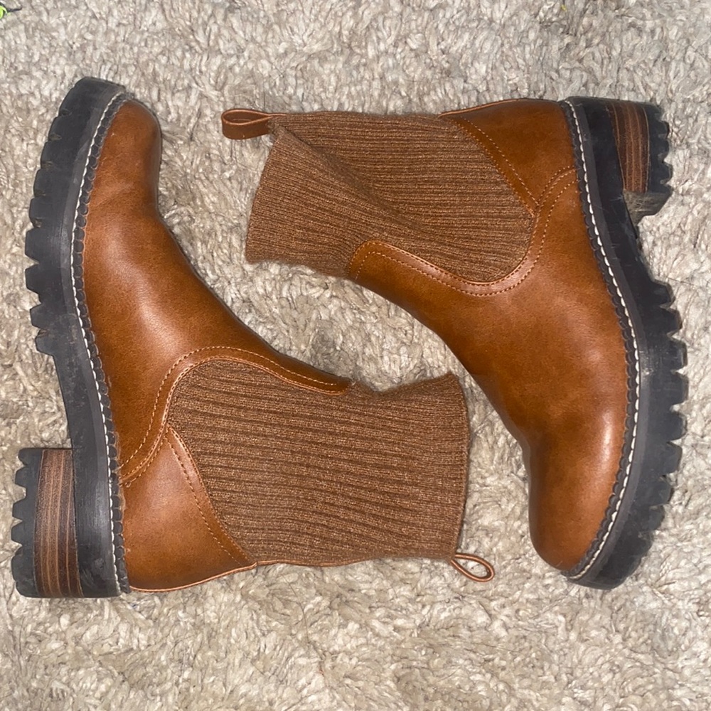 Universal Thread - Daphne Boot